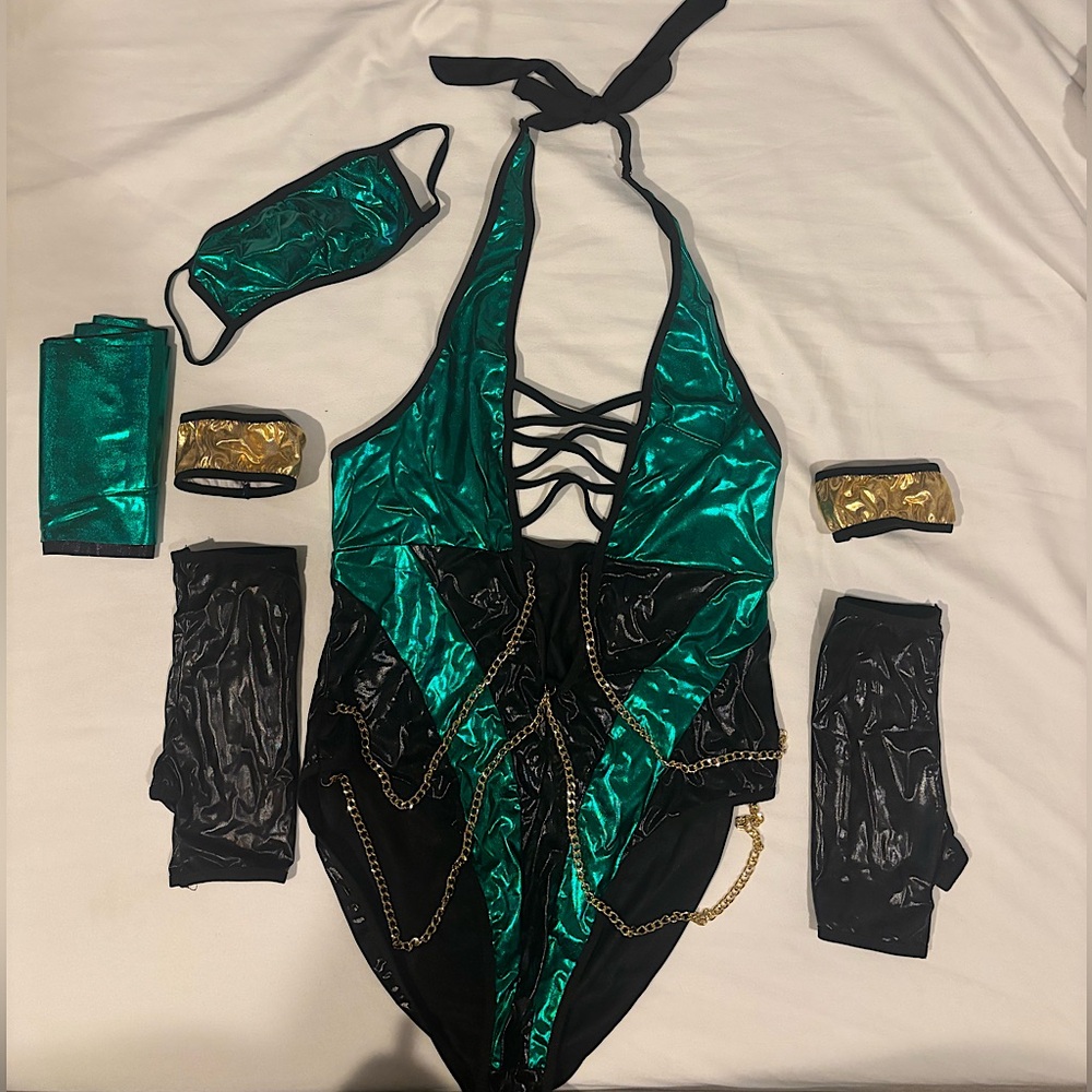 Women’s sexy costume